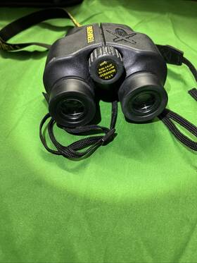 000yards Bushnell 13-0552 Xtra Wide 5x25 680ft 1 Great Condition