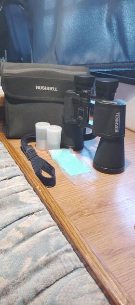 Bushnell 13-7212 10x50 Binoculars Case Strap And Lense Cleaner Cloth