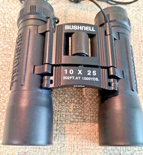 3-2516 Bushnell Compact Binoculars 10 X 25 302ft At 1000 Yds Model With Case
