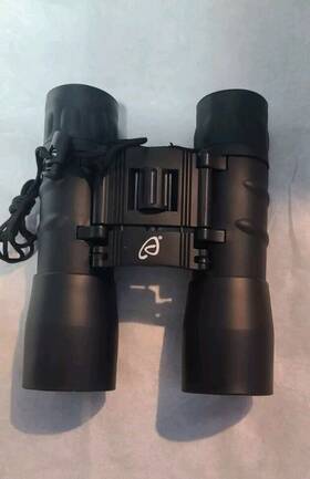 305889 Ian Binoculars