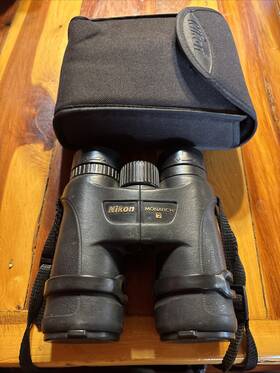 Nikon 018208108886 Monarch 7 Binoculars 8x42 Waterproof With Carrying Case And Strap Used