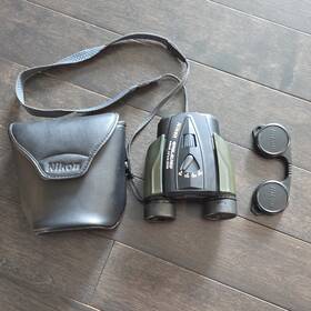 149004 Nikon Eagleview 8-24x25 Compact Binoculars Black/green With Lens Covers And Case