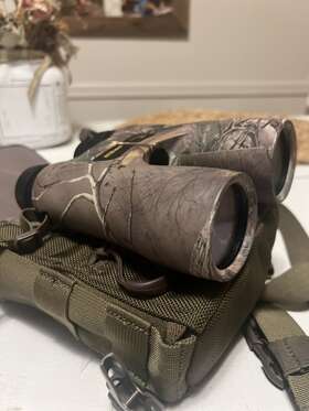 16773 Nikon Prostaff P7 10x42 Binoculars - Camo With Chest Pack