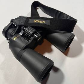 8252b Nikon Aculon A211 10-22x50 Zoom Black Binoculars Excellent