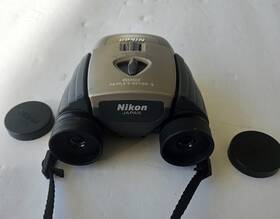 Spz824x25bl Nikon Sportstar 8-24x25 Zoom Compact Binoculars 4.6 Black / Gay With Neck Strap