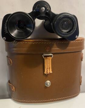 87431 Ruby Vintage 6x30 Field Binoculars With Case And Leather Tether Read 87431 Ruby Vintage 6x30 Field Binoculars With Case And Leather Tether Read