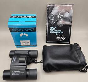 809r Swift Trilyte 8x22 Compact Binoculars Model 367ft 1 000ft With Case