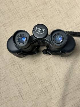 7-824-1 Tasco Binoculars Compact 8x24 Japan Black Lens 122m / 1000m