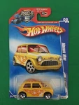 2009 Hot Wheels #124 Heat Fleet 8/10 Morris Mini Yellow W/chrome B160. Fixed Price $12.99.